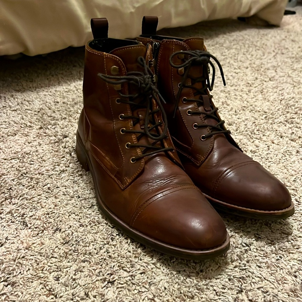 ALDO men’s leather desert boots w/ zipper.